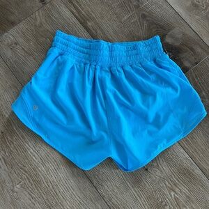 Lululemon blue hotty hot 2.5” shorts